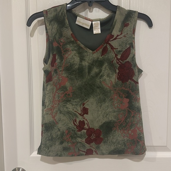 Shell and button up sweater set - Picture 4 of 7